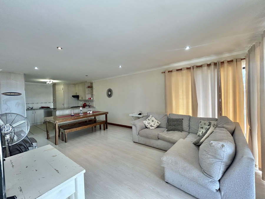 3 Bedroom Property for Sale in Kabeljauws Eastern Cape